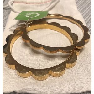 C. Wonder scalloped bracelet set